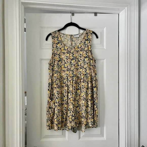 ASOS sleeveless floral romper with pockets - Picture 2 of 5